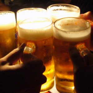 職場の忘年会に参加したくない人は4割。忘新年会が嫌な理由とは？